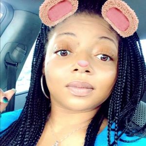 Meet your Posher, Ambria